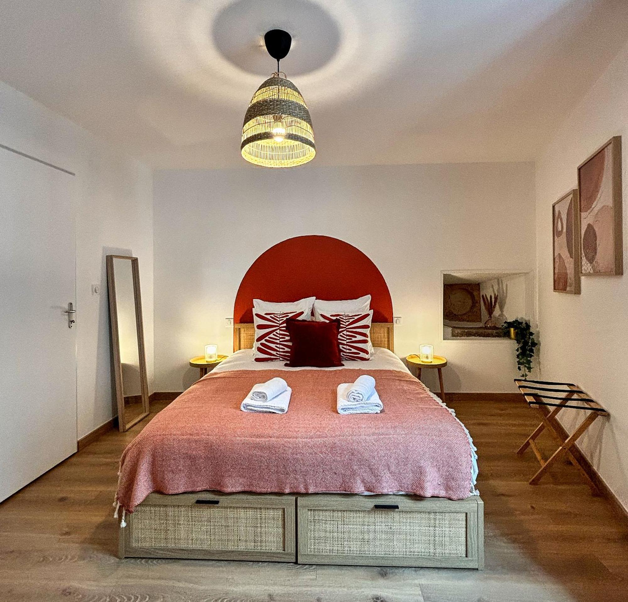 Le Oliva Chez Les M By Primo Conciergerie Apartment Невер Екстериор снимка